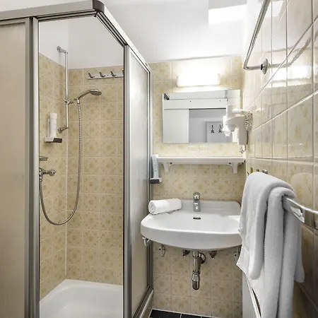 Otel Goethehof 2*